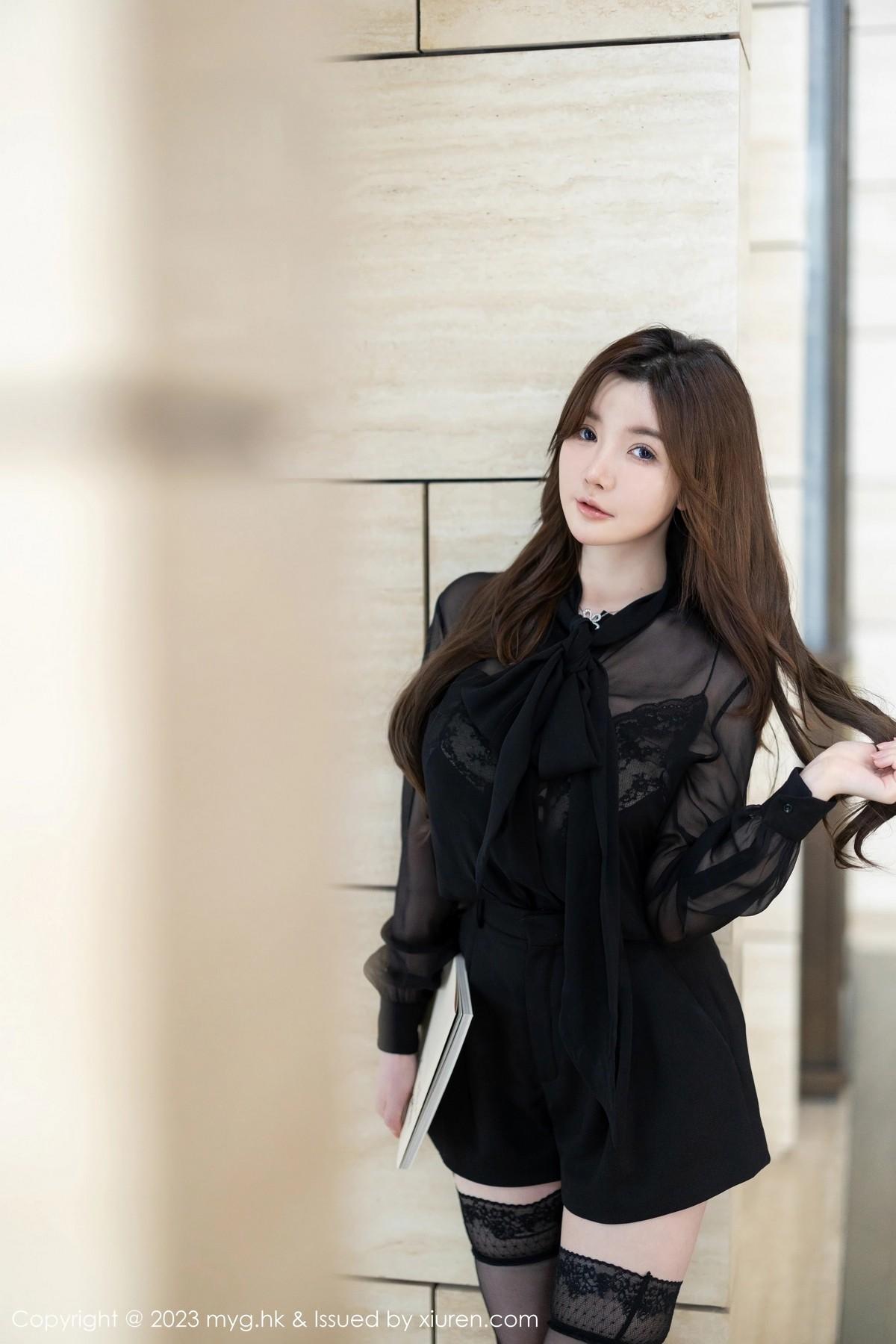糯美子MINIbabe性感黑色蕾丝内衣配黑色蕾丝吊袜魅惑写真62P 5